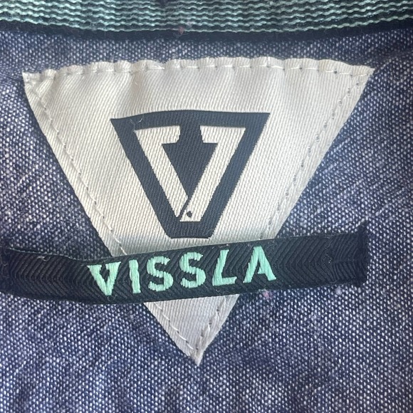 Vissla Shirt Mens Medium Blue Red Button Up Fish Print Short Sleeve Surf - Picture 6 of 14